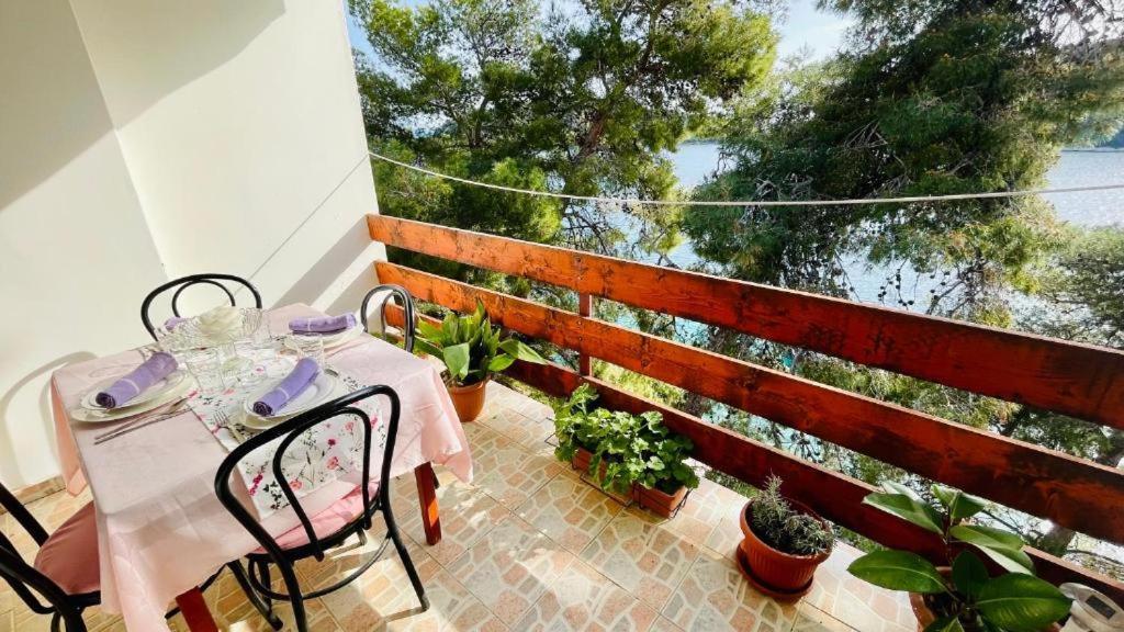 Lovely Apartments On The Private Beach - Island Korcula Prizba Bagian luar foto